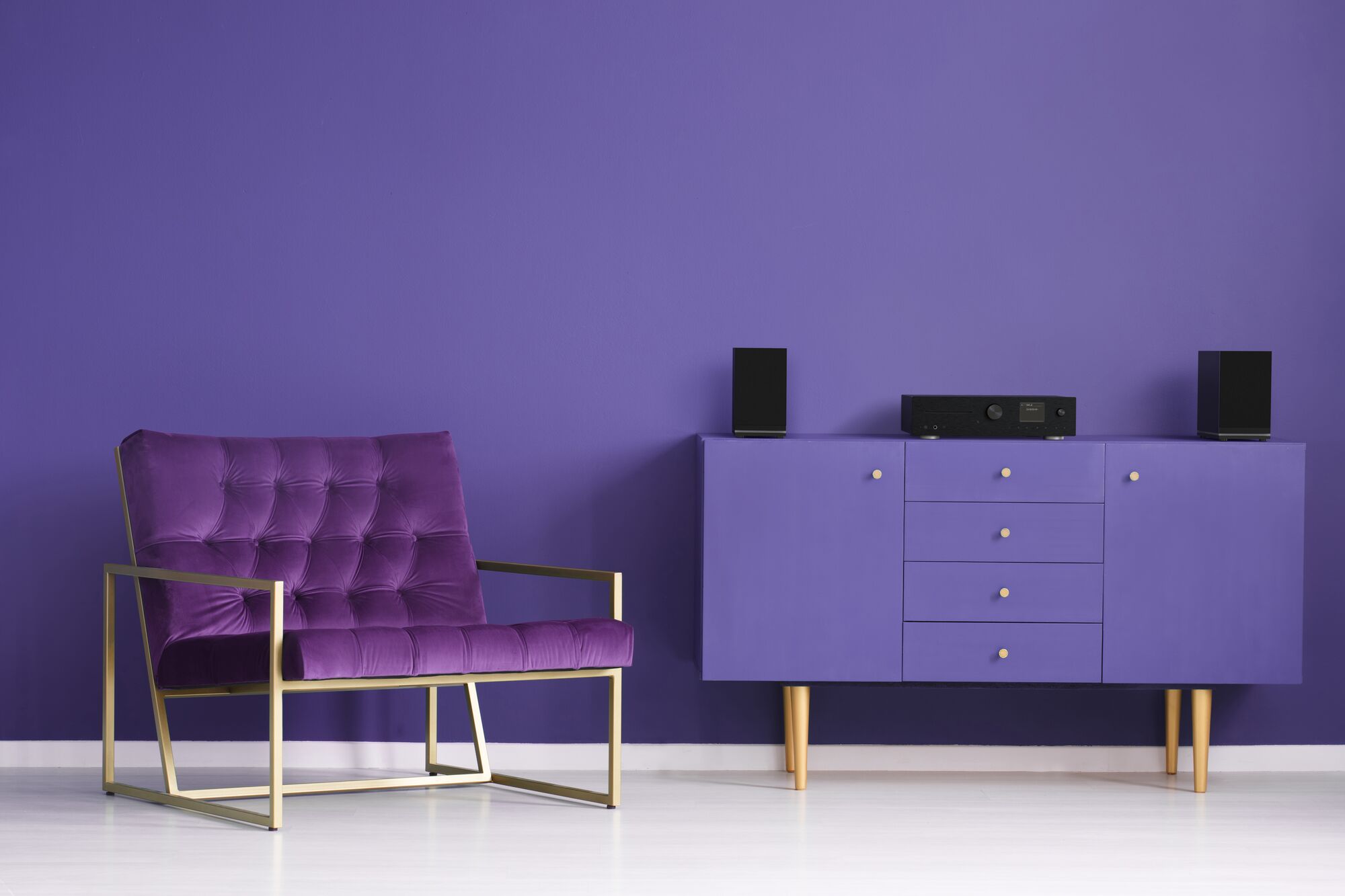 картинка Magnat Signature Edelstein Black Симпл дистрибьюшн