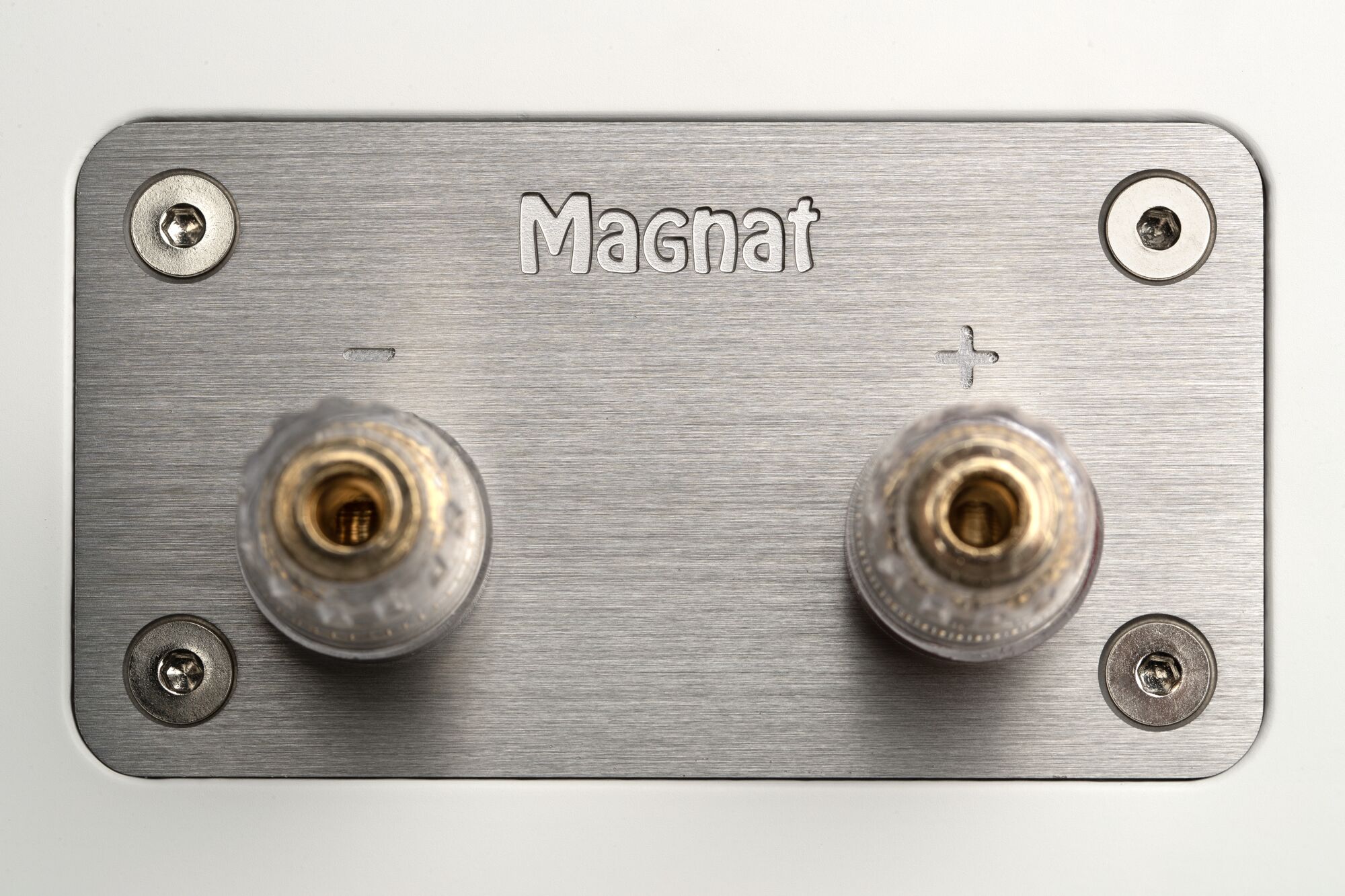 картинка Magnat Signature Edelstein White Симпл дистрибьюшн